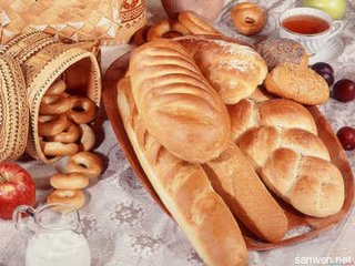 全麦面包之所以更有利于身体健康，因为它富含纤维