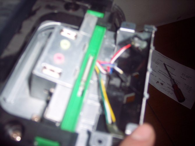 电脑主机硬盘响_电脑主机硬盘灯一直亮_电脑关机后电源灯和硬盘还亮