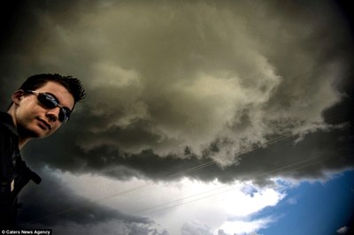 ser captures the incredible moment a tornado a ser captures the incredible moment a tornado a