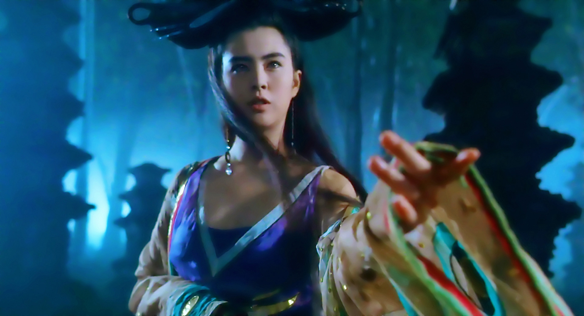 上海热线娱乐频道--王祖贤青涩初中妹旧照数学学生打篮球好清纯造型研讨会短发图片