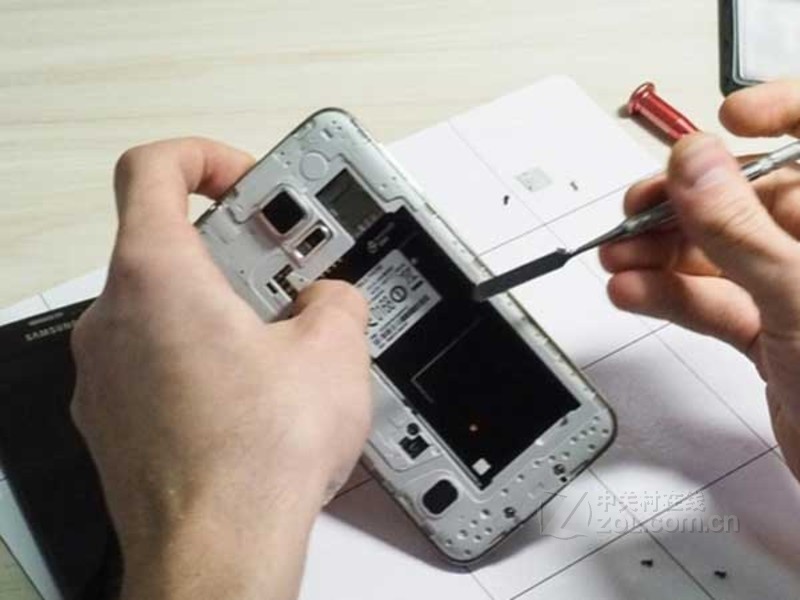 三星r750换电池视频_三星g5700换电池视频_三星g5700换电池视频