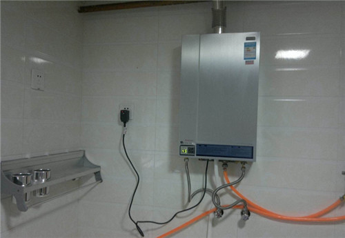 燃气壁挂炉夏天不用热水,要关闭电源吗_燃气热水器多少升合适_燃气热水