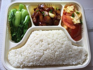 快餐出餐快吗-快餐店适合开在什么地方呢-大理有培训快餐的学校吗